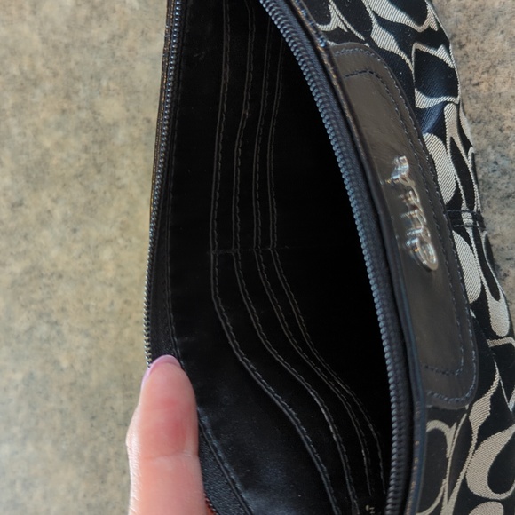 Coach wristlet - Picture 2 of 4